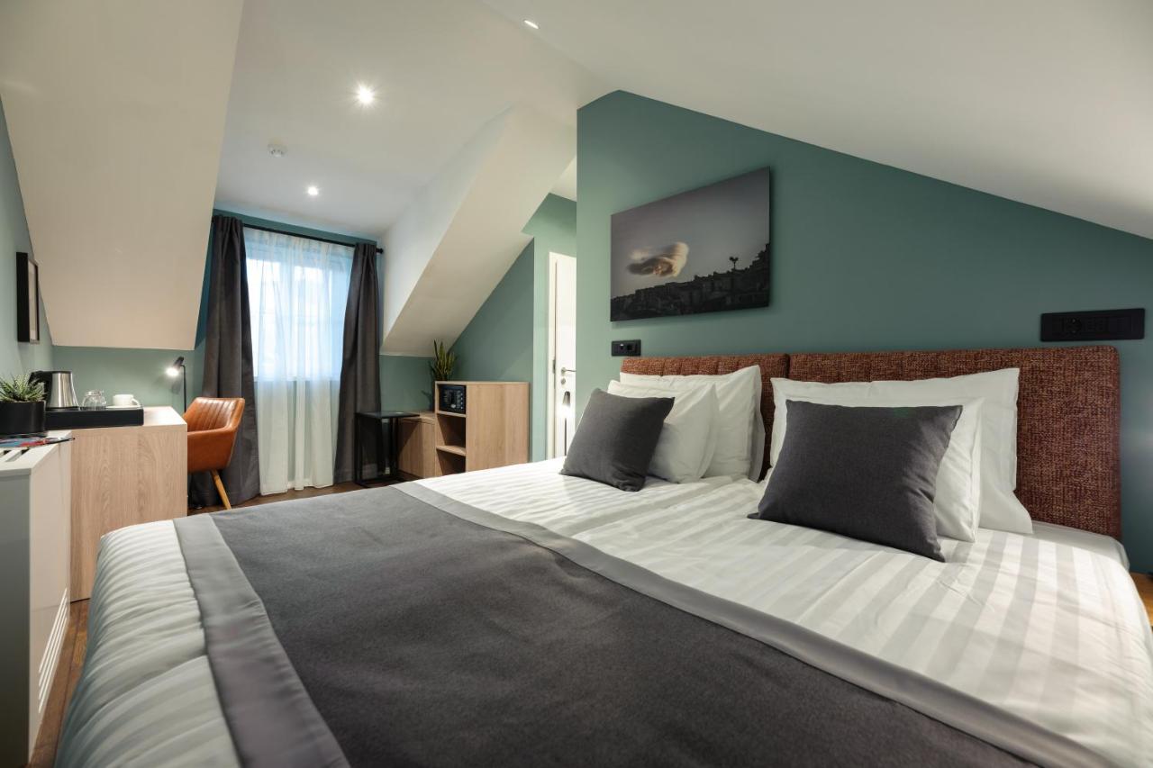 Standard King Room Attic