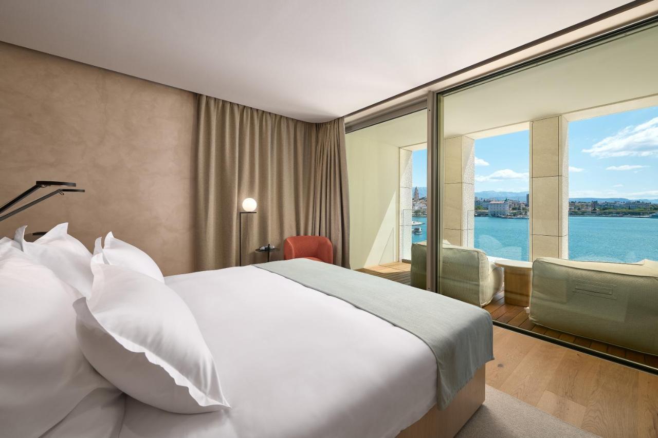 Premium King Room Balcony Sea View,1289212402:JPEG