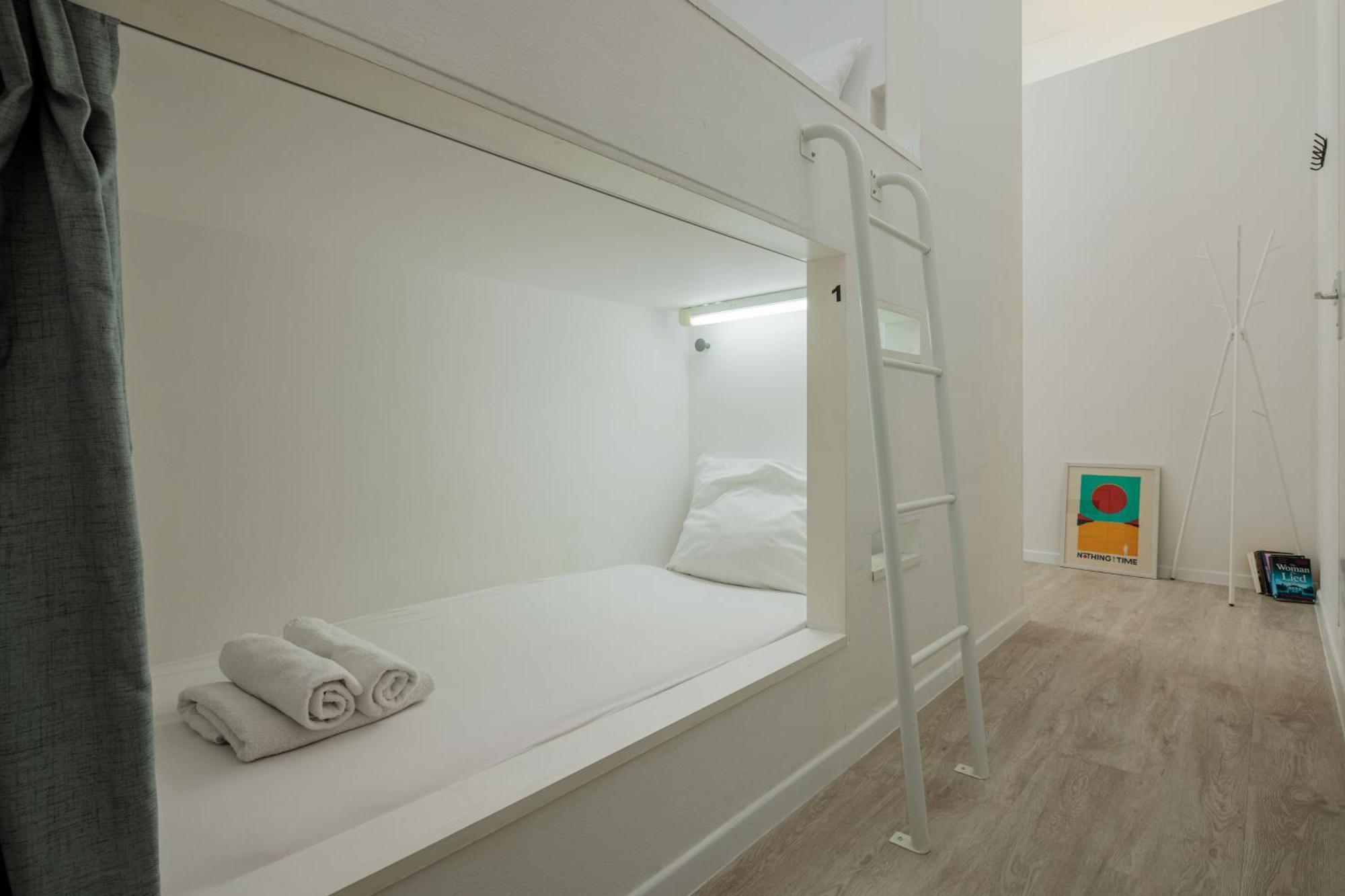 Bed 6-Bed Mixed Dormitory Room