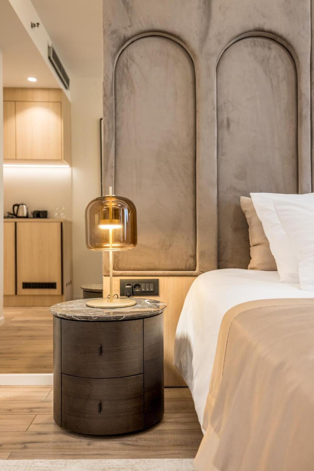 Luxury Suite with Balcony and Jacuzzi,1758280251:JPEG