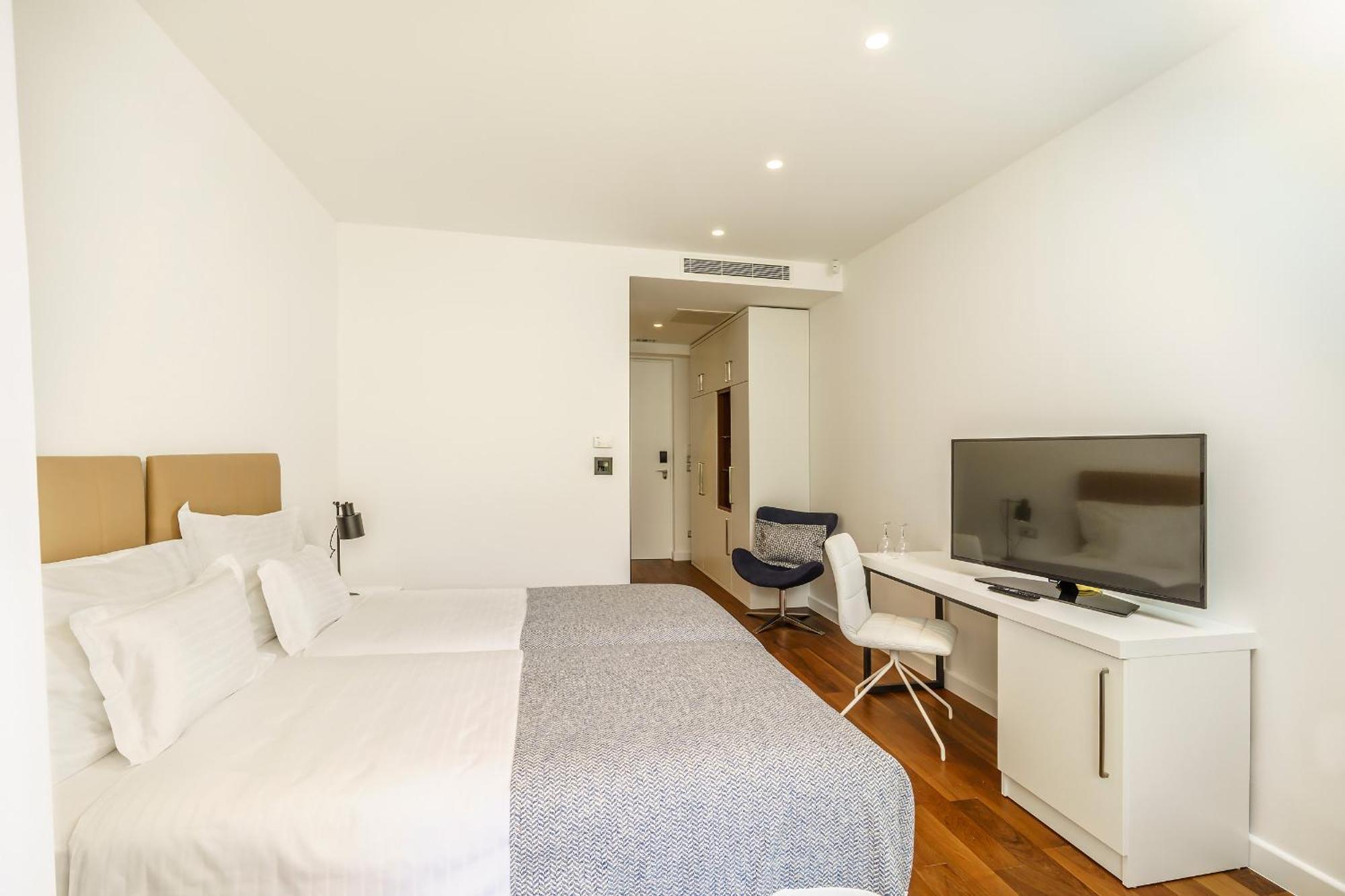 Twin Room with Parking View