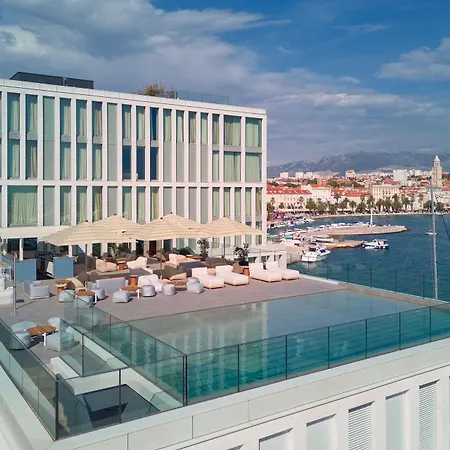 Hotel Ambasador-3